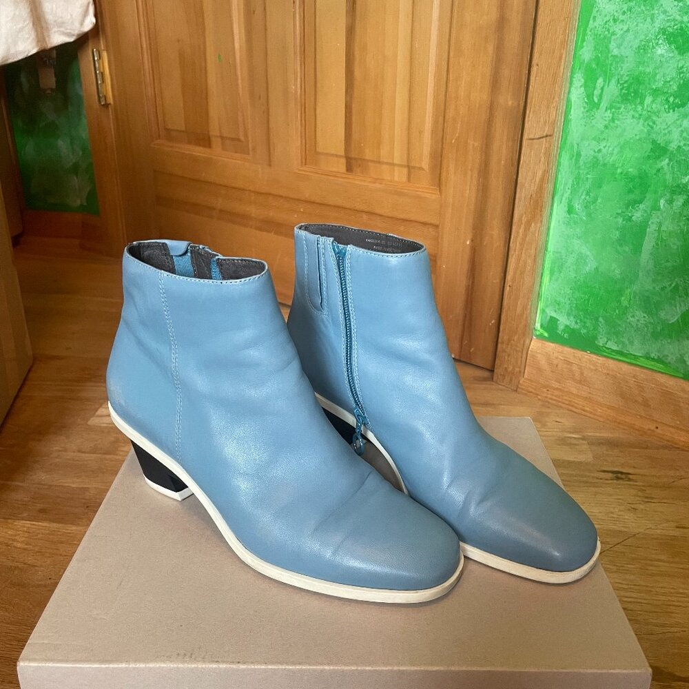 Camper Blue Leather Ankle Boots sz 40